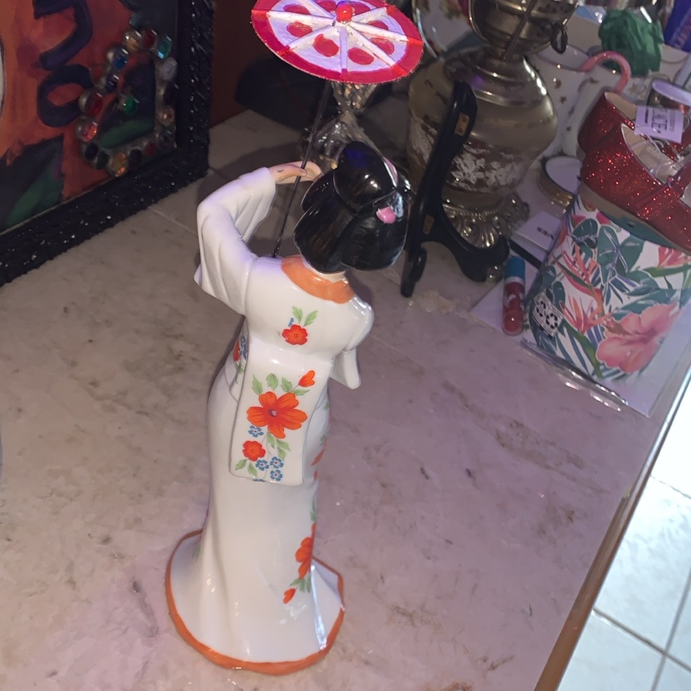 Oriental Figurine - image 5